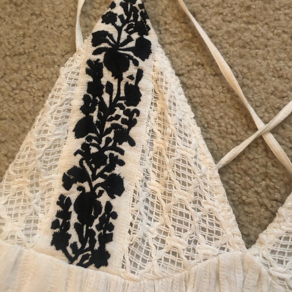 White Flowy Embroidery Dress NWOT - Picture 3 of 6